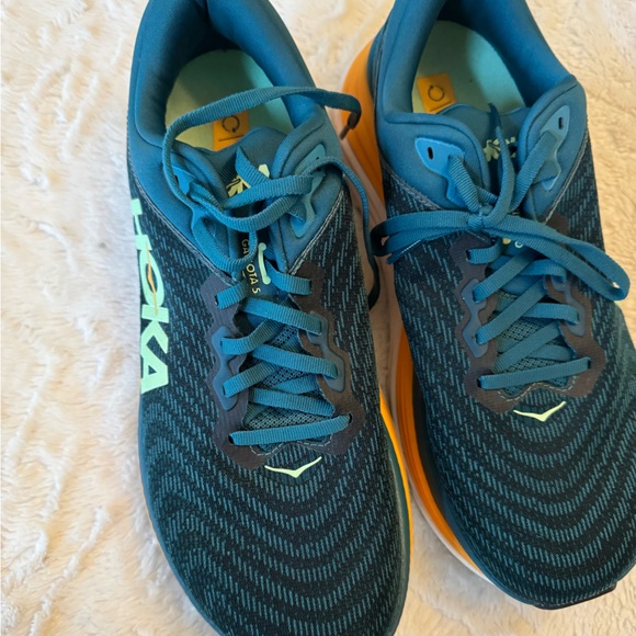 Men’s Hoka. Like new Hoka size 9.5. Gaviota 5. - Picture 2 of 6
